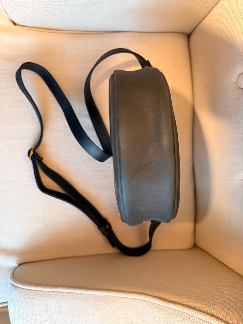 Portland Leather Goods Round Black Leather Crossbody Bag - Picture 3 of 3